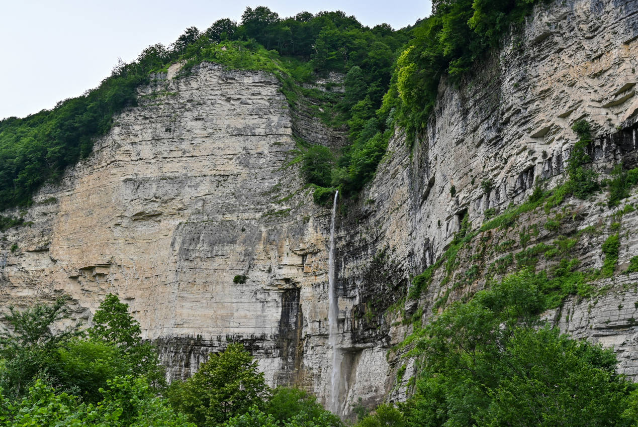 Водопады Кинчха, image of landscape/habitat.