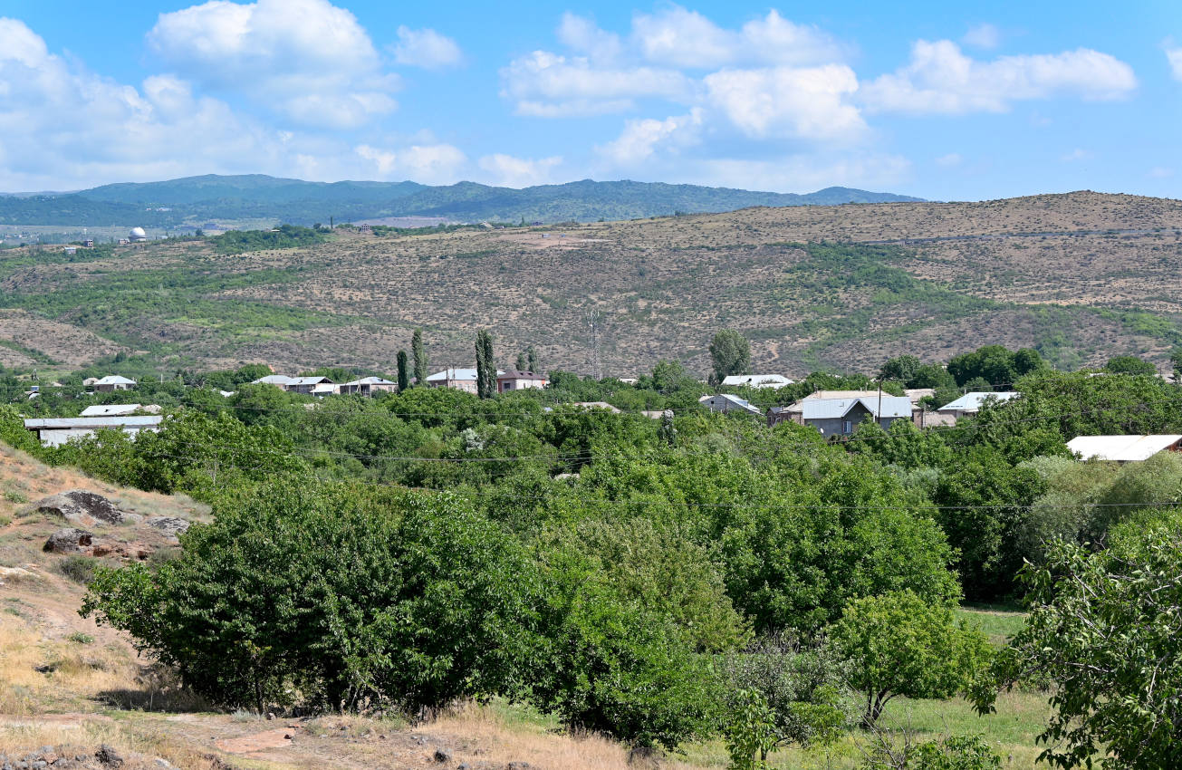 Окрестности села Агарак, image of landscape/habitat.