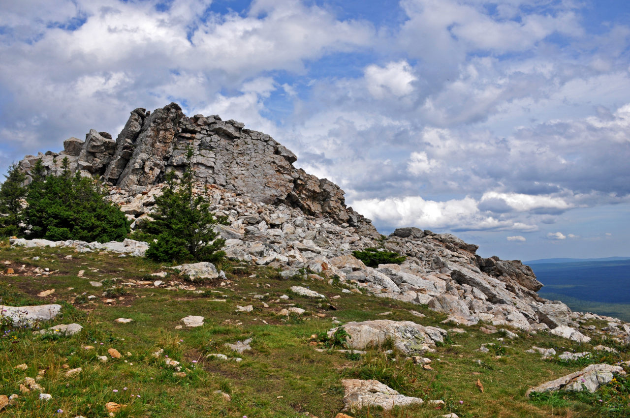 Хребет Зюраткуль, изображение ландшафта.