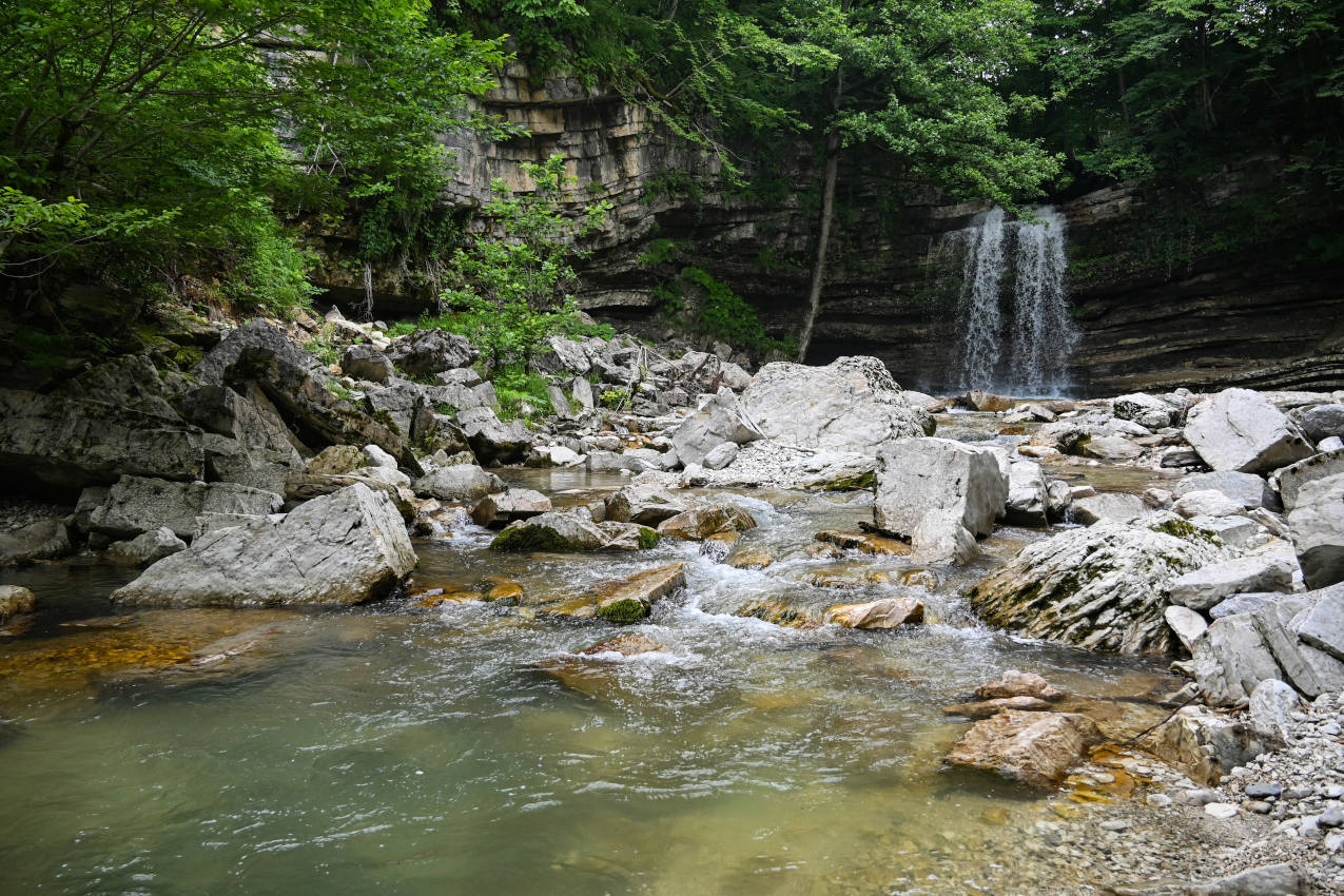 Водопад Ламина, image of landscape/habitat.