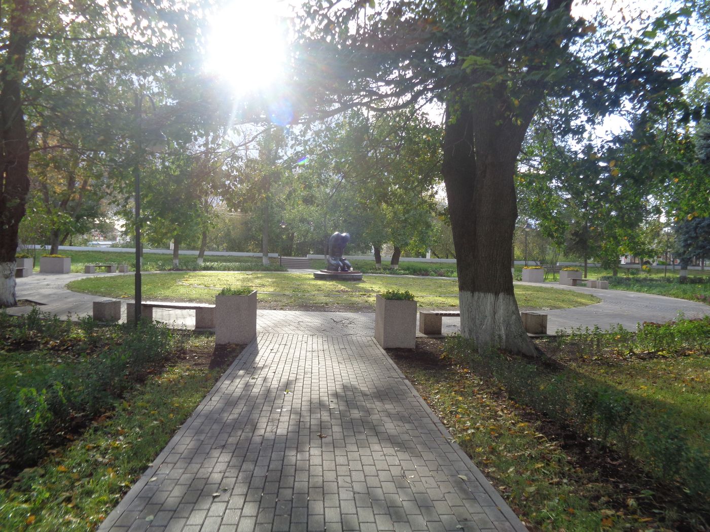 Сквер у Медуниверситета, image of landscape/habitat.