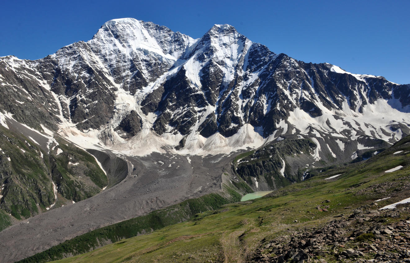 Восточный склон горы Чегет, image of landscape/habitat.