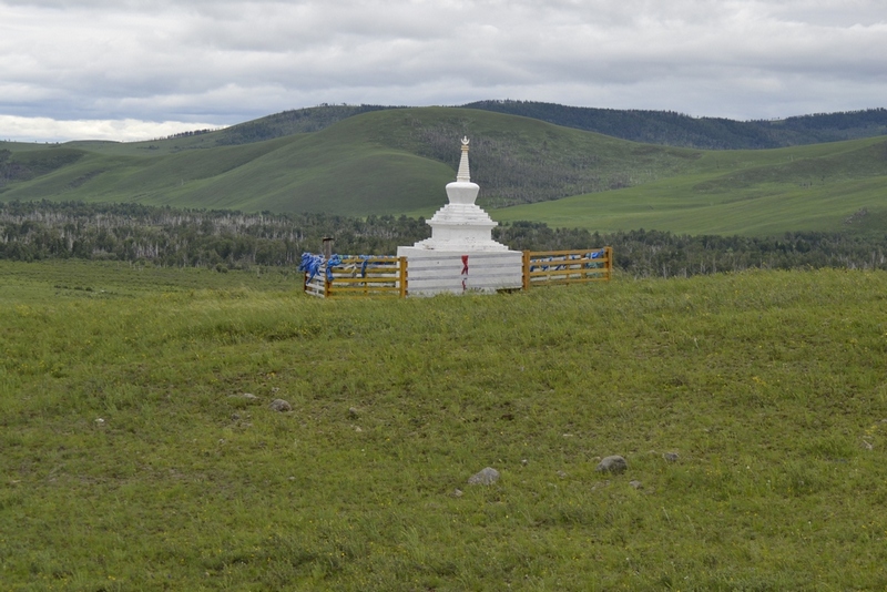 Река Курулга и гора Ундур, изображение ландшафта.