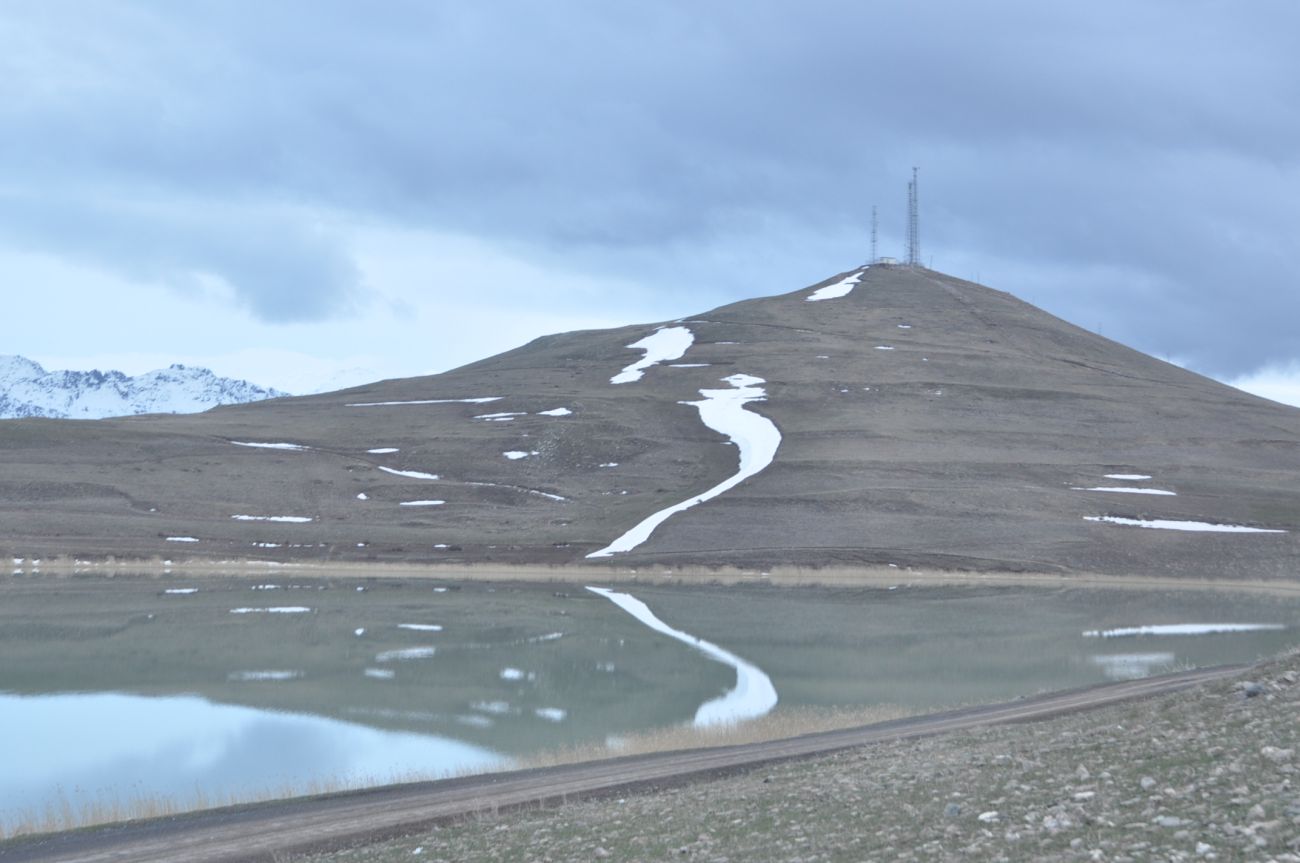 Окрестности озера Ченгили, image of landscape/habitat.