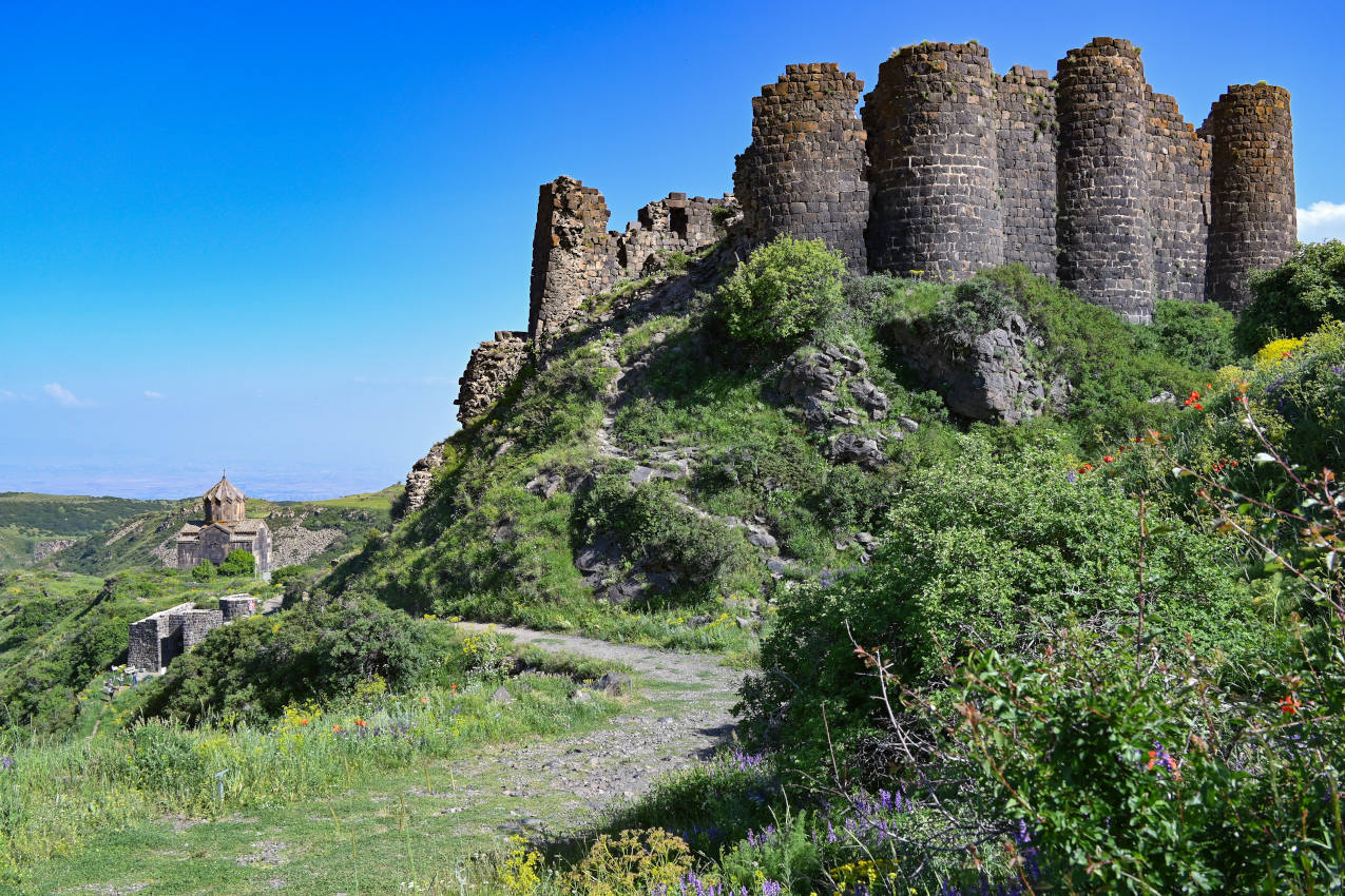 Крепость Амберд, изображение ландшафта.