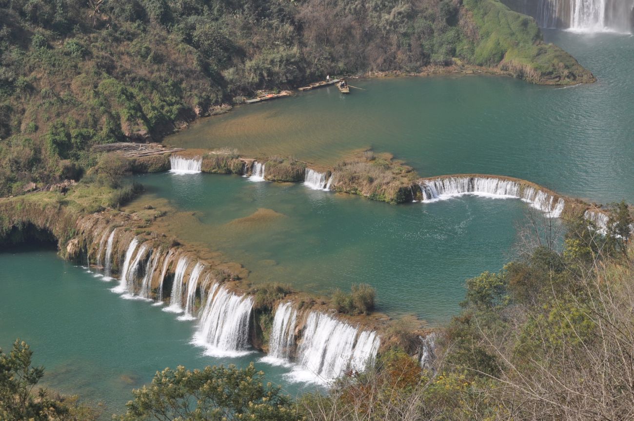 Окрестности водопада Цзюлун, image of landscape/habitat.