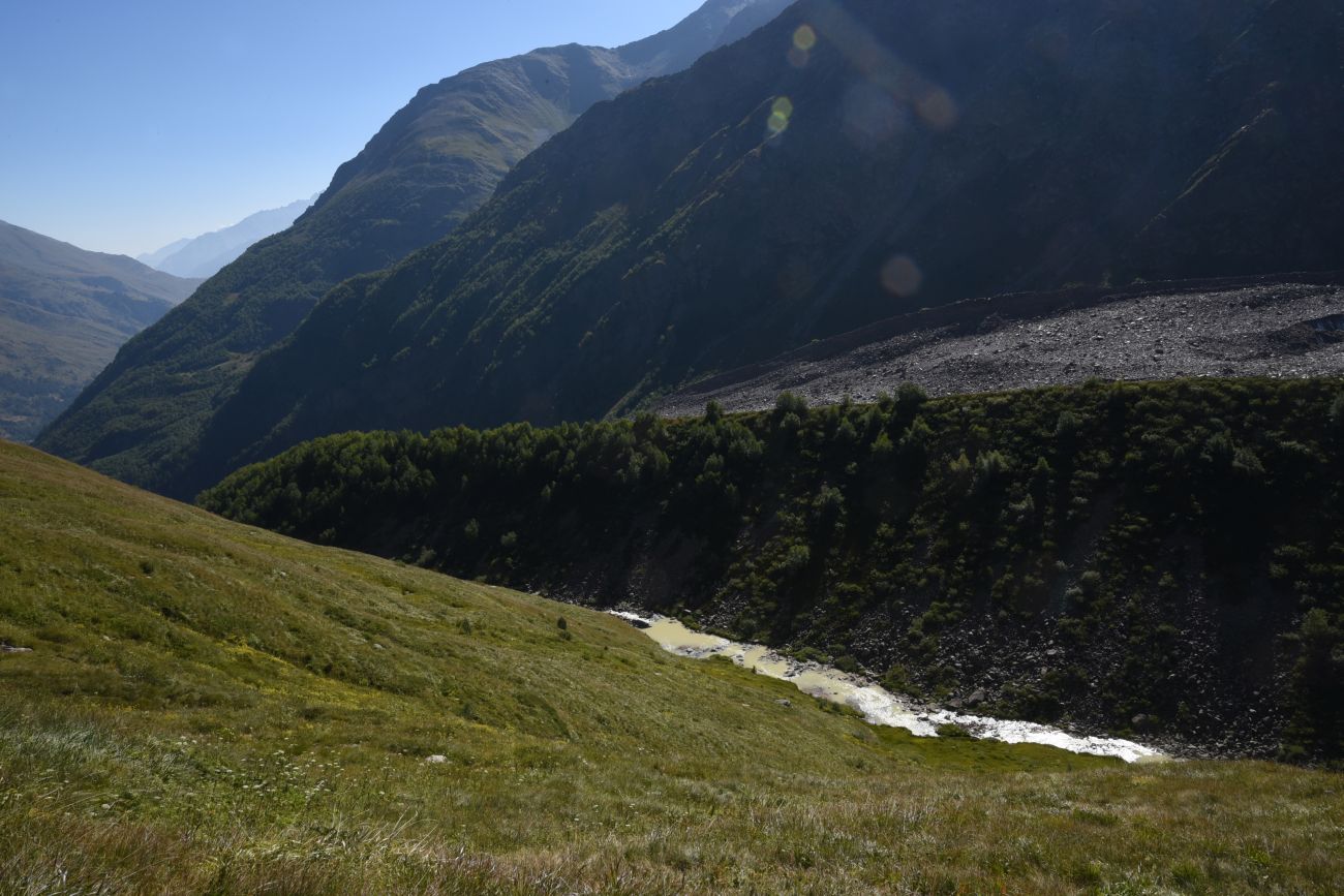 Долина реки Донгуз-Орун, image of landscape/habitat.