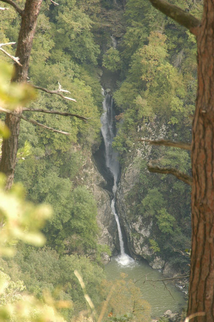 Агурский водопад, image of landscape/habitat.