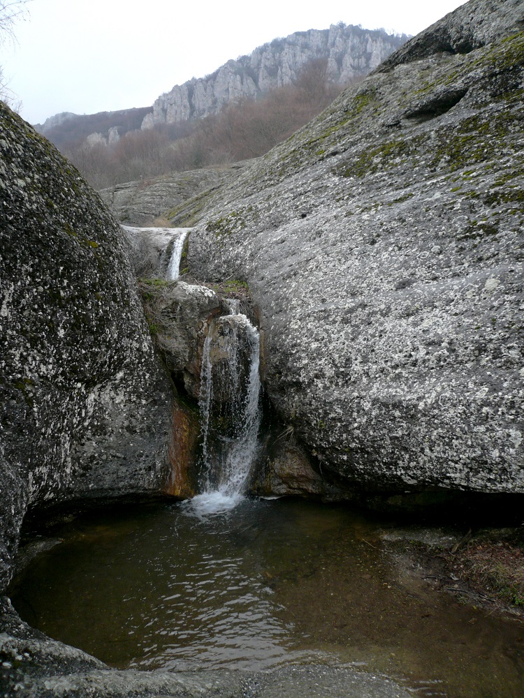 Водопад Джурла, изображение ландшафта.