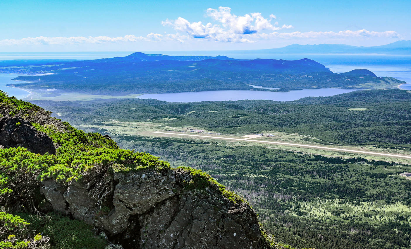 Вулкан Менделеева, image of landscape/habitat.