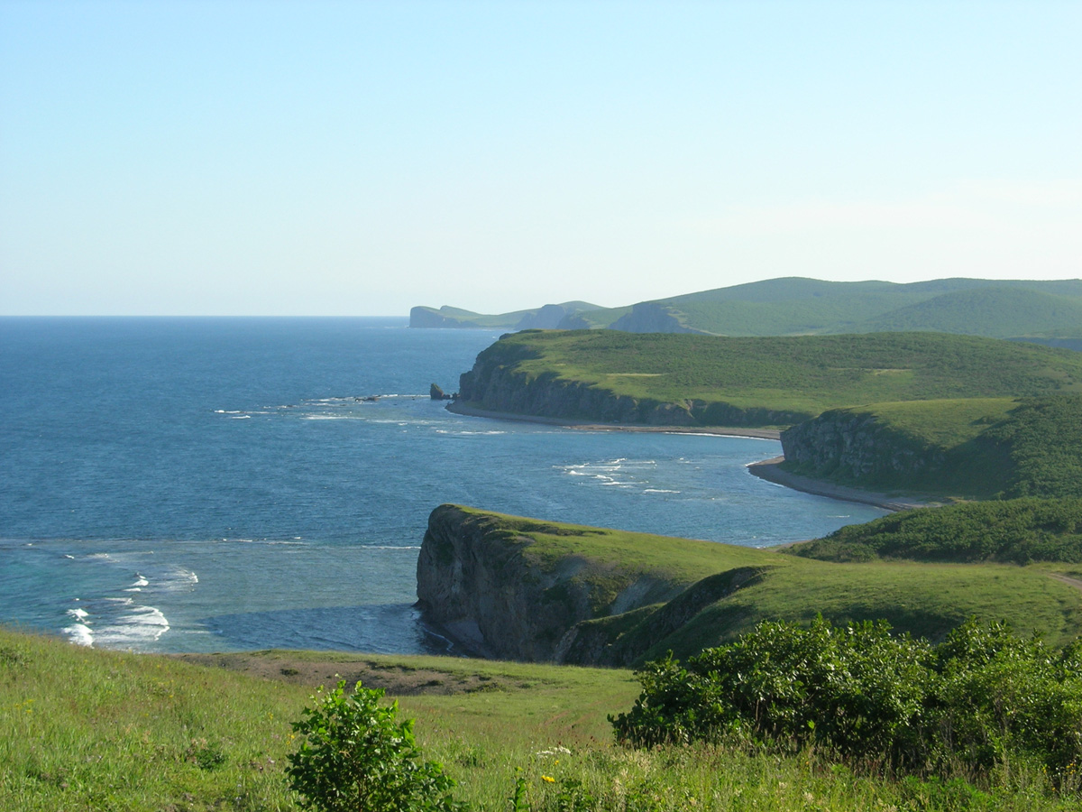 Окрестности бухты Зеркальной, image of landscape/habitat.