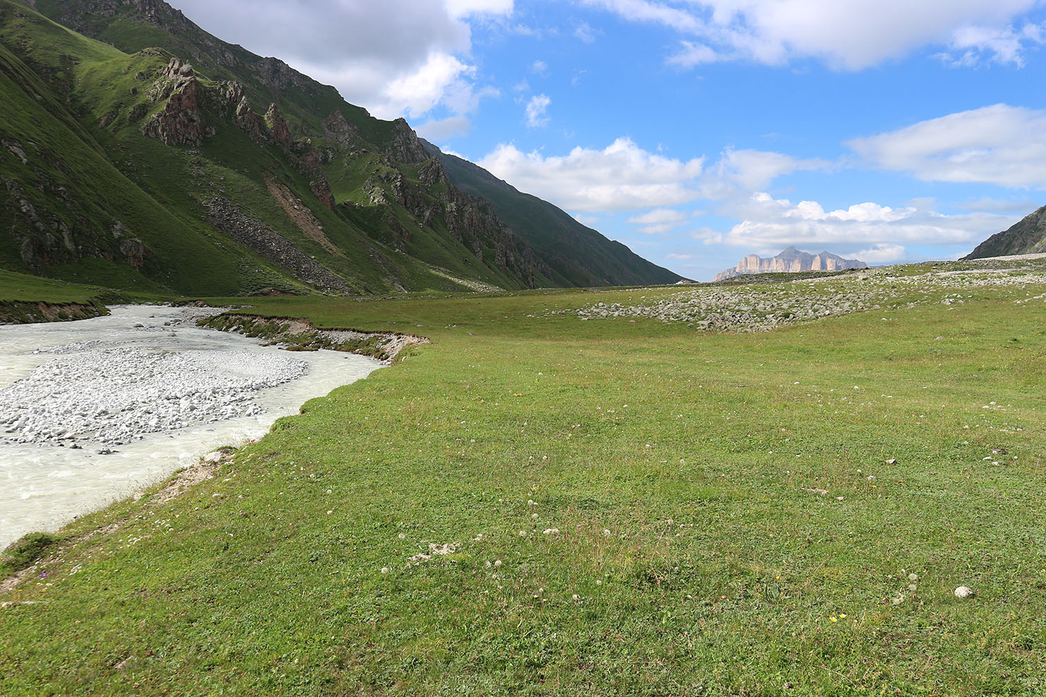 Псыгансу в верхнем течении, image of landscape/habitat.