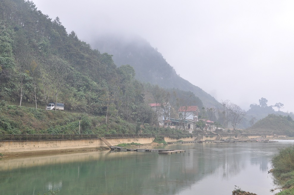 Водопад Детиан, image of landscape/habitat.