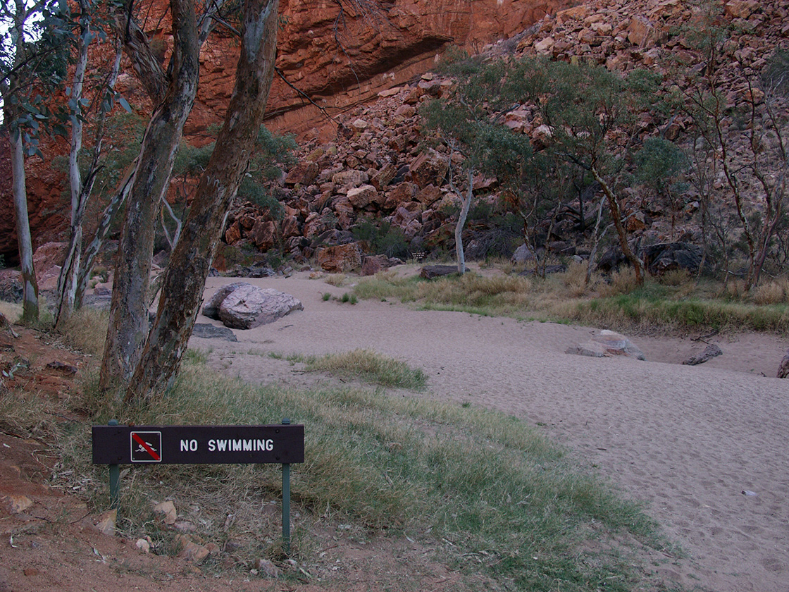 Simpsons Gap, image of landscape/habitat.