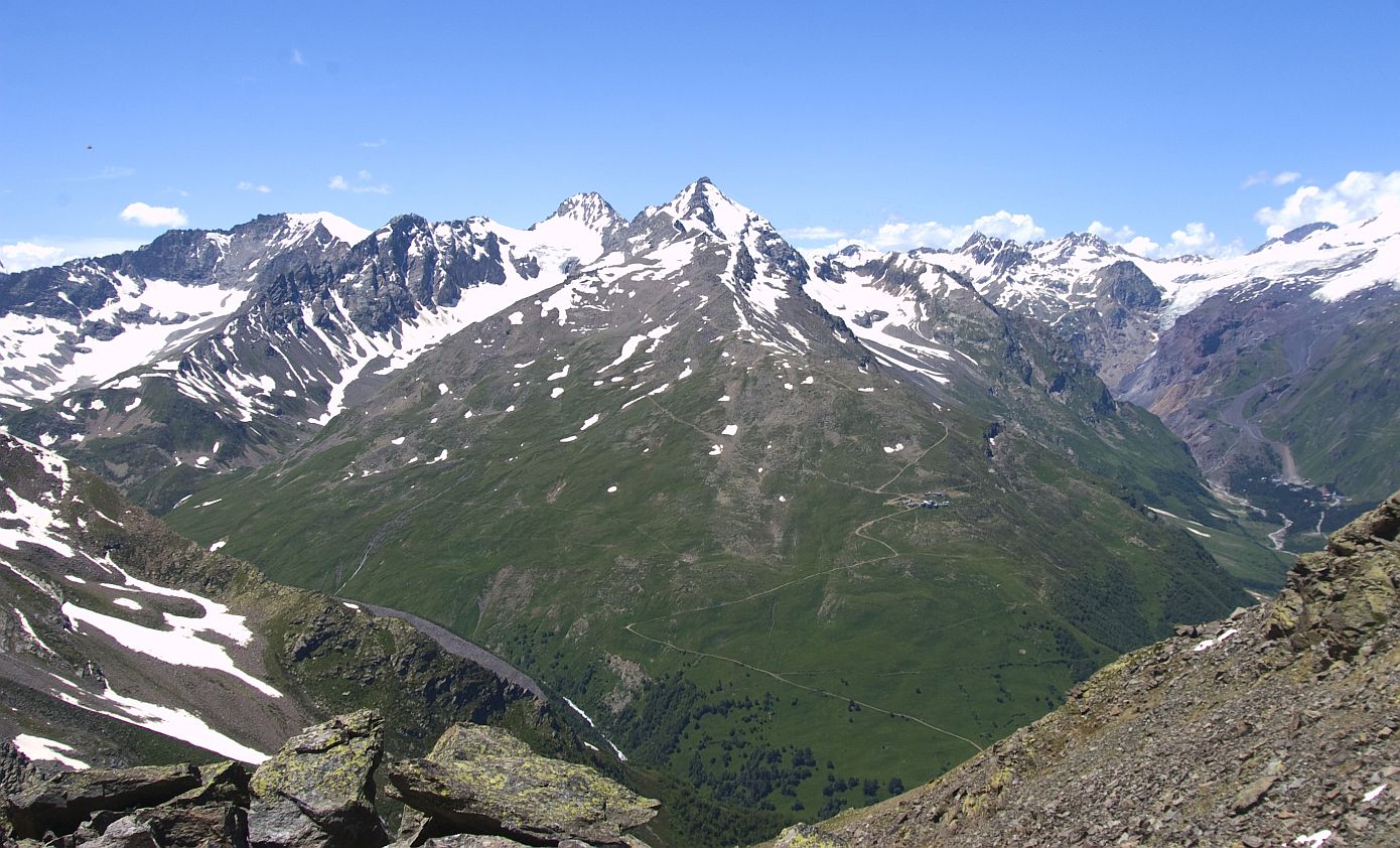 Восточный склон горы Чегет, image of landscape/habitat.