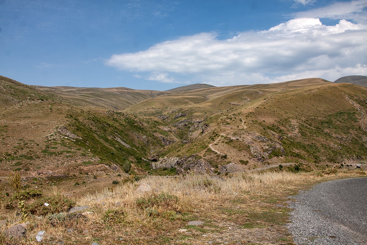 Крепость Амберд, image of landscape/habitat.