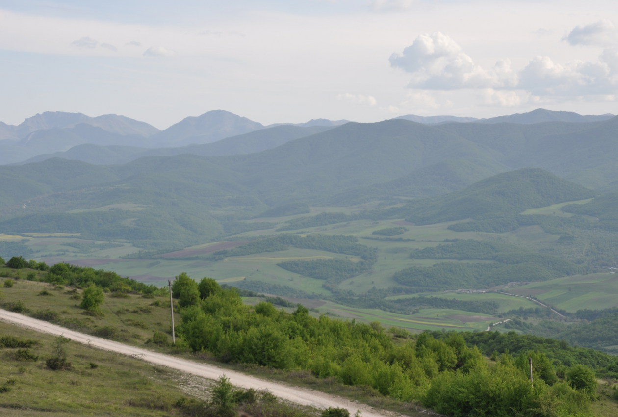 Окрестности деревни Мсмна, image of landscape/habitat.