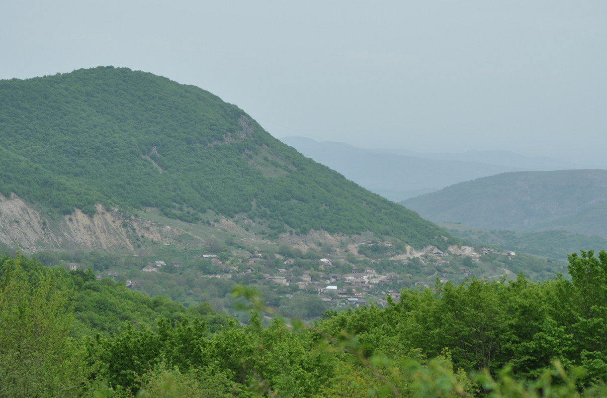 Окрестности деревни Ннги, изображение ландшафта.