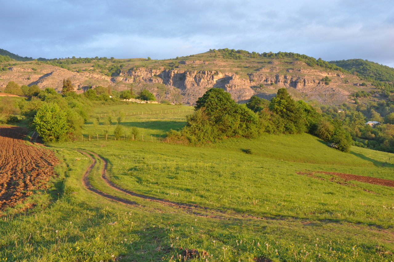 Окрестности села Колатак, image of landscape/habitat.