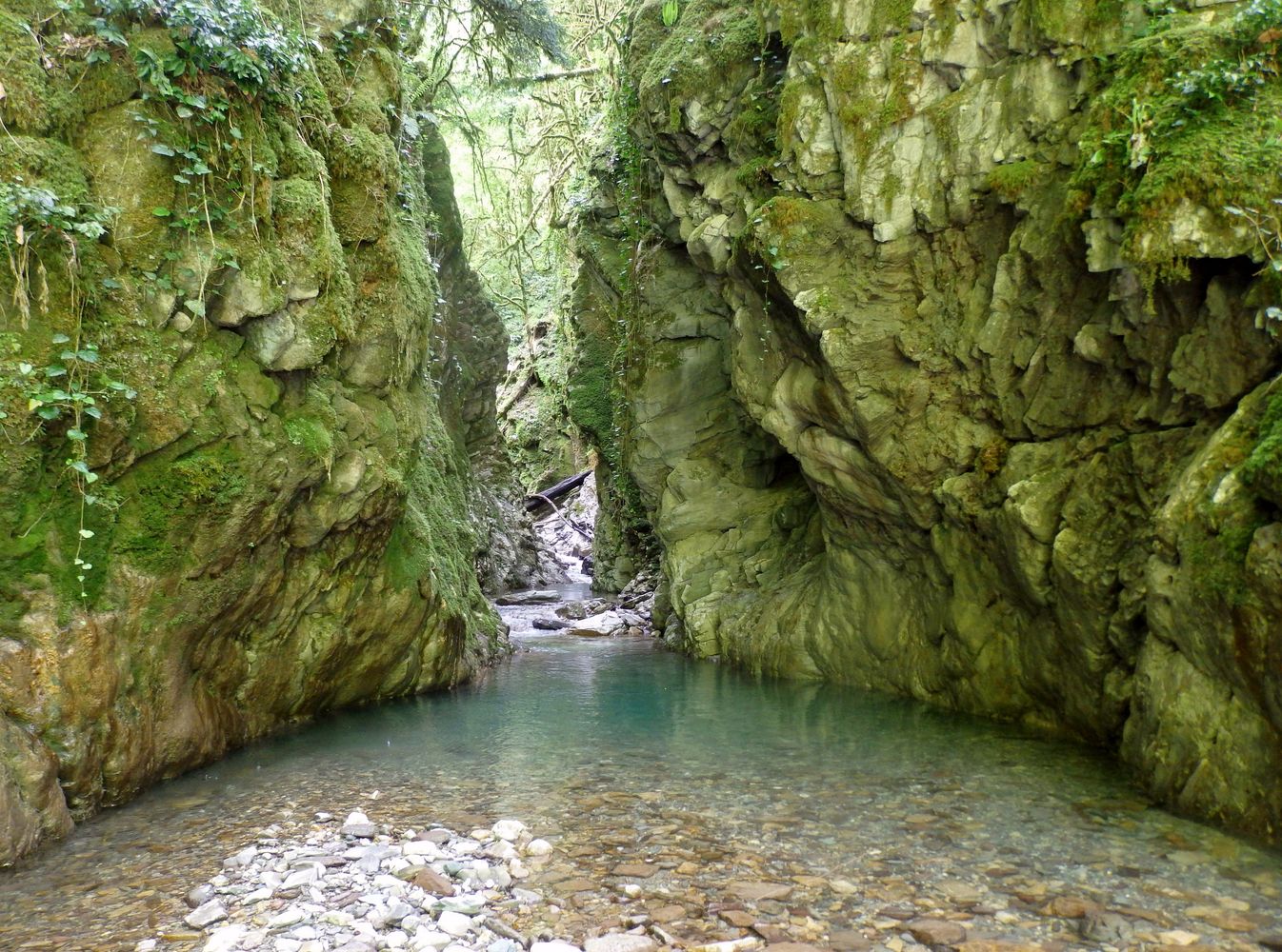 Водопад Бзогу