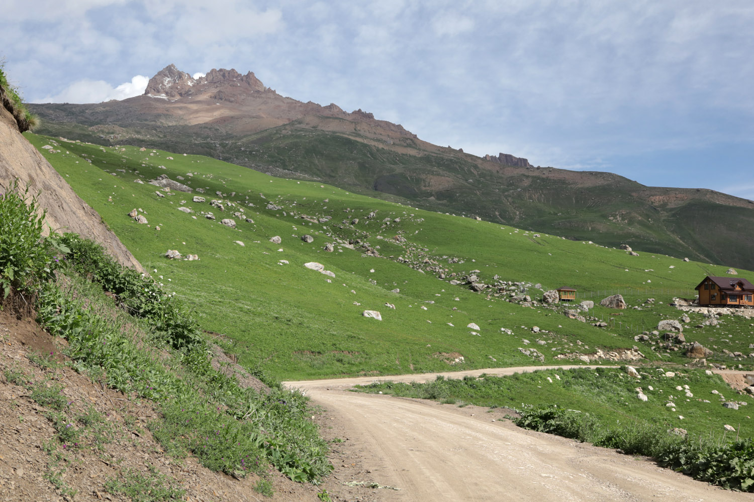 Куруш, image of landscape/habitat.