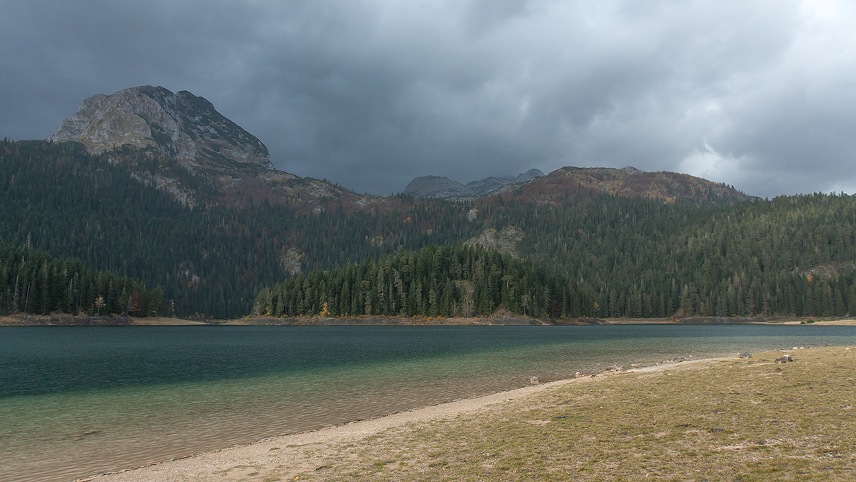 Чёрное озеро, image of landscape/habitat.