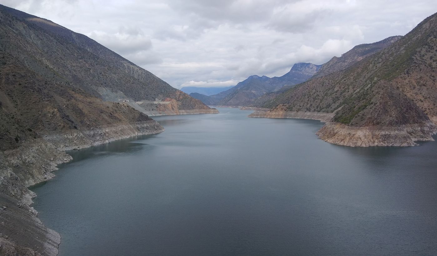 Чорохское водохранилище, изображение ландшафта.