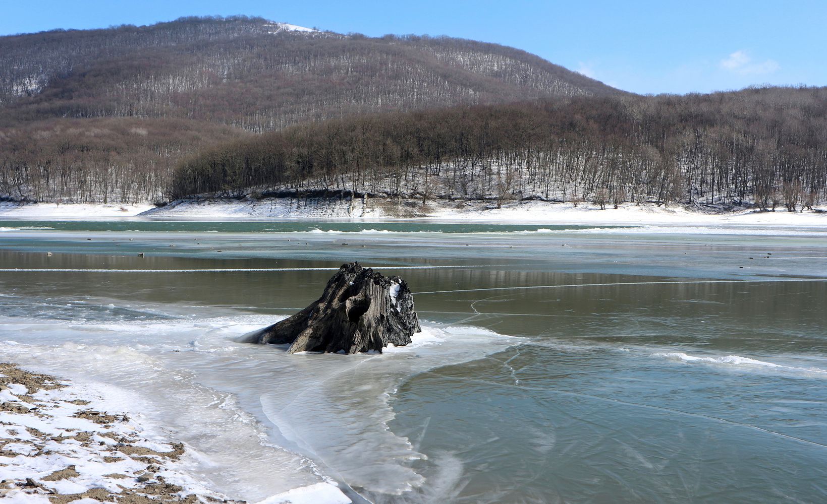 Неберджаевское водохранилище, изображение ландшафта.