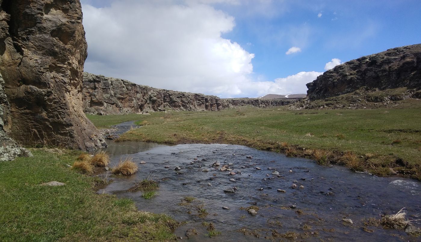 Долина реки Борлук, image of landscape/habitat.