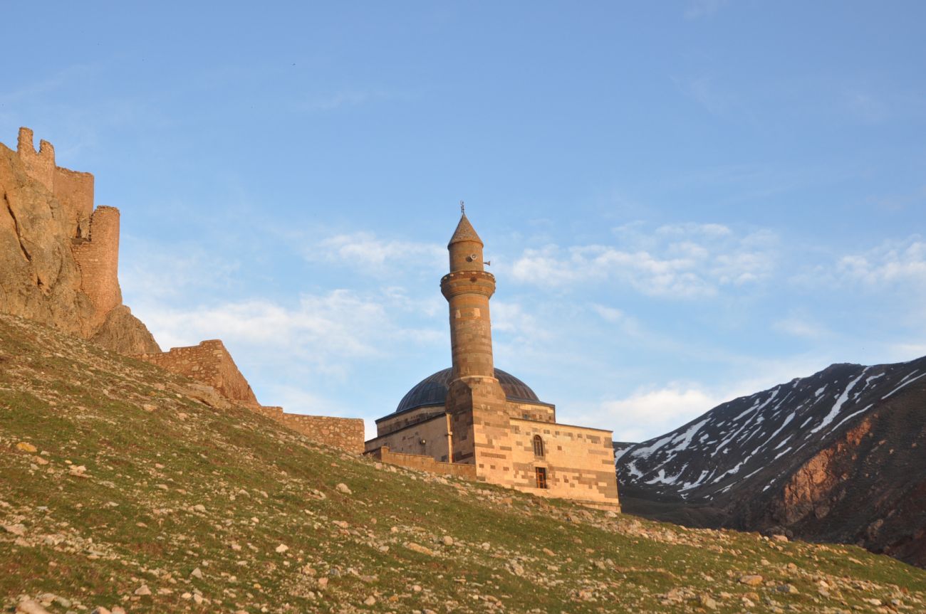 Старая мечеть Баязит, image of landscape/habitat.