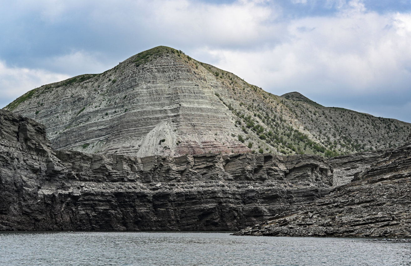 Долина Чиркейского водохранилища, image of landscape/habitat.