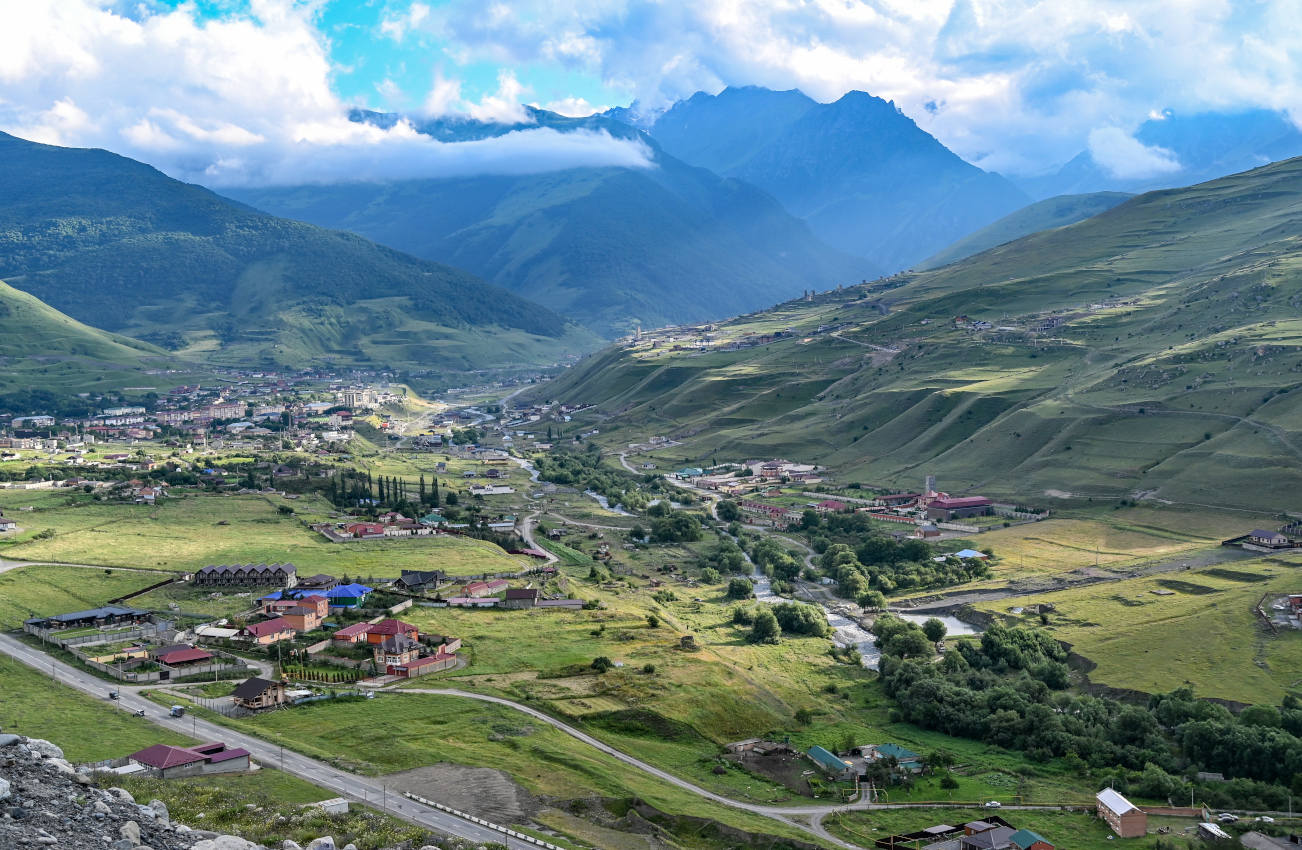 У поселка Верхний Фиагдон, image of landscape/habitat.