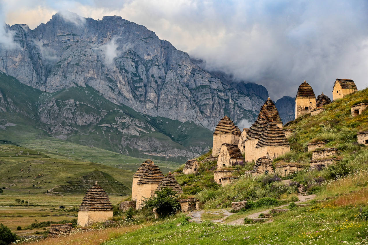 Даргавская котловина, изображение ландшафта.