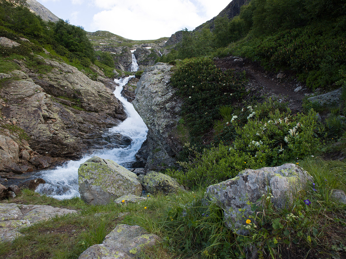 Верхний Имеретинский водопад, изображение ландшафта.