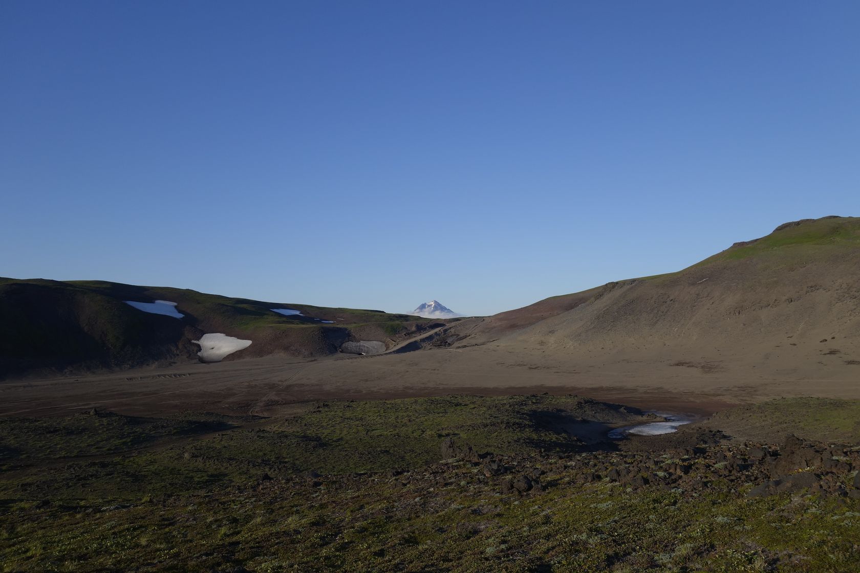 Стоянка у вулкана Горелый, image of landscape/habitat.