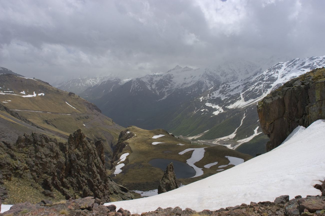 Отрог между р М. Азау и Гарабаши, image of landscape/habitat.