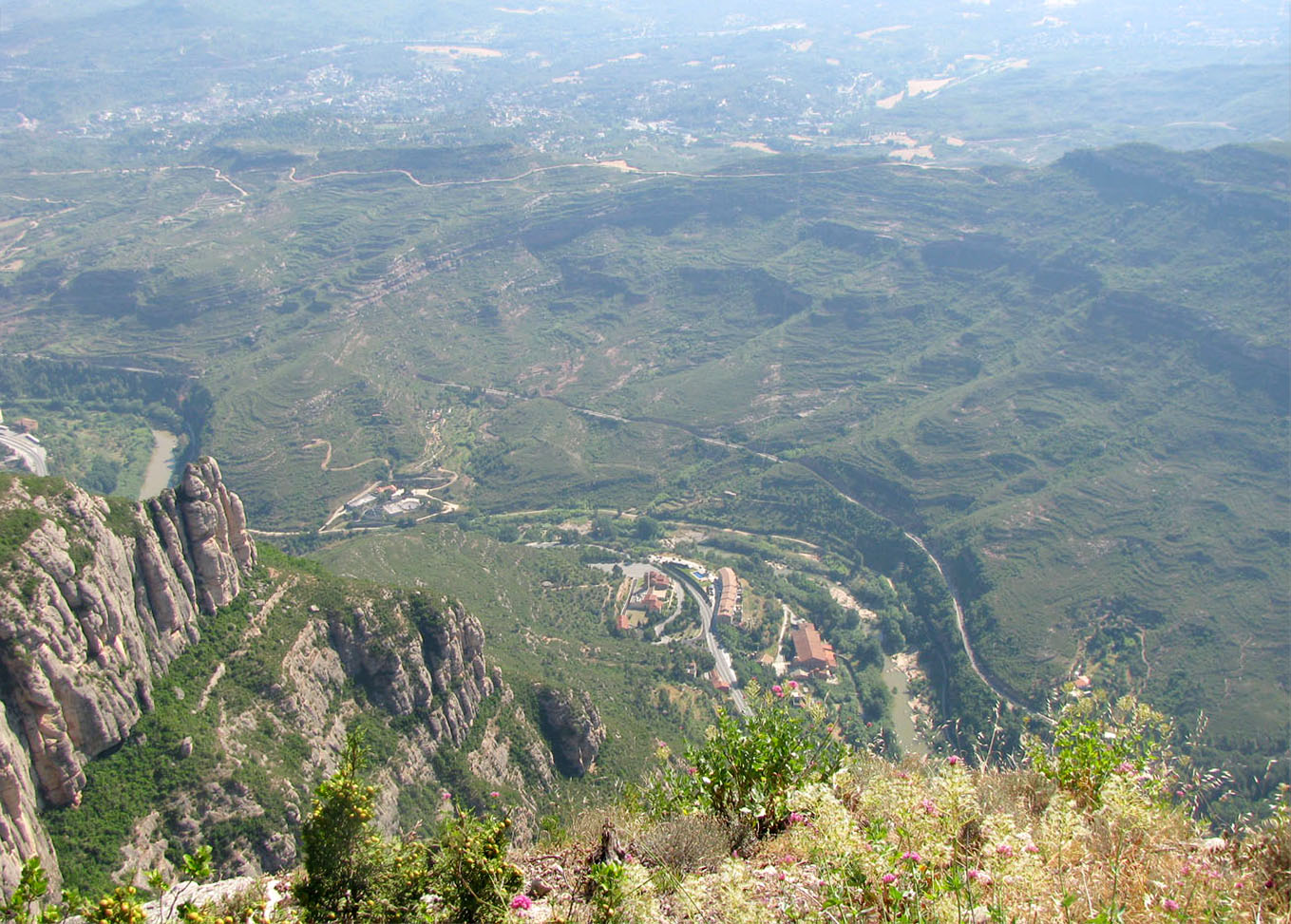 Монтсеррат, image of landscape/habitat.