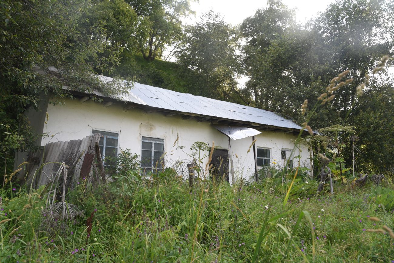 Дом Айдомура, image of landscape/habitat.