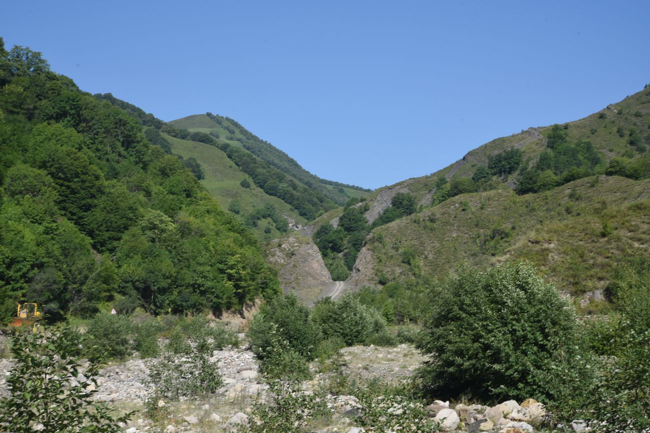 Окрестности селения Цеси, изображение ландшафта.