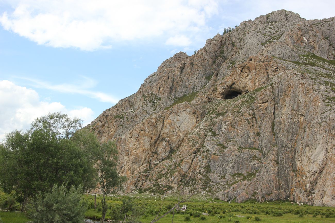 Окрестности Усть-Канской пещеры, image of landscape/habitat.