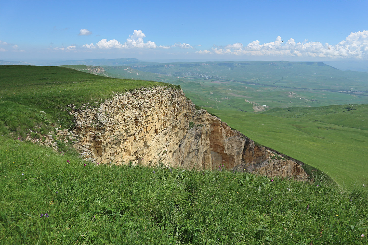 Джисса, image of landscape/habitat.