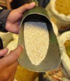 Chenopodium quinoa. Семена. Боливия, г. Уюни, крестьянский рынок. 17.03.2014.